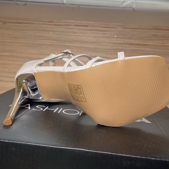 Fashion Nova Leveling Up white Heels size 6 NWB - Picture 7 of 8